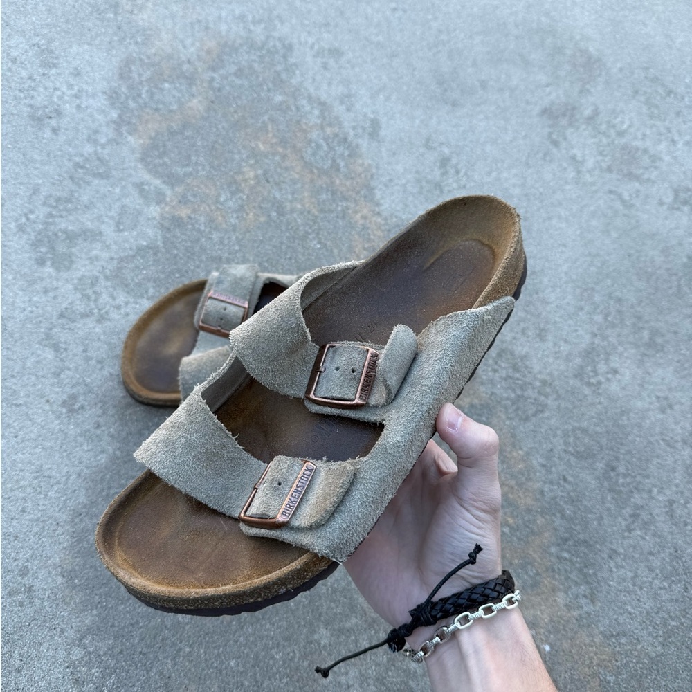 Super cool grey suede men’s Birkenstock Arizona sandals!